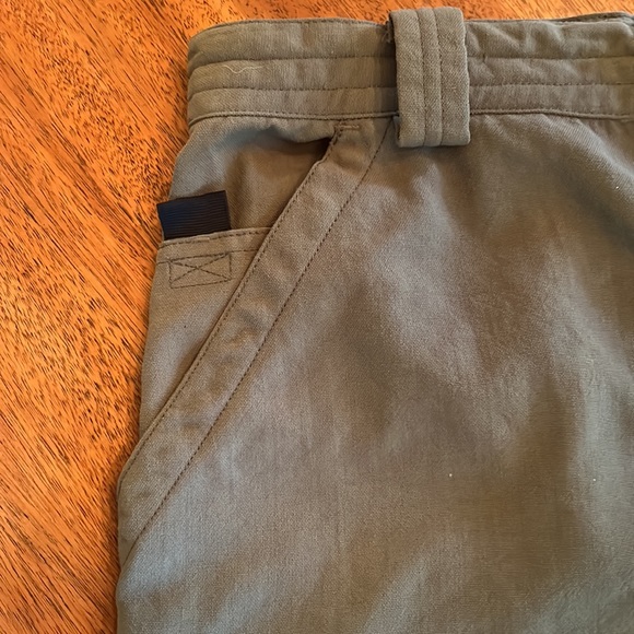 The north face shorts - Picture 2 of 8